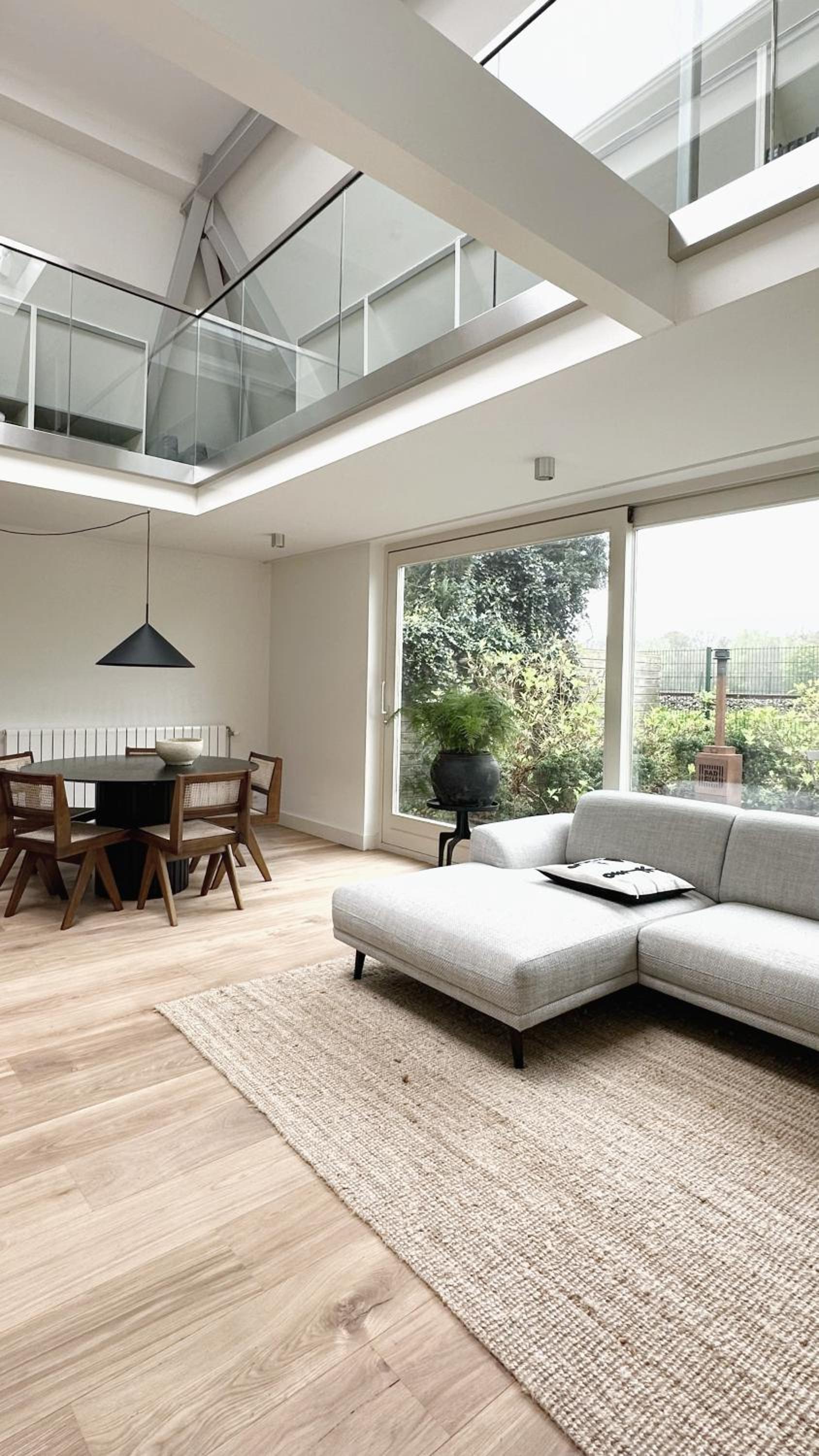 Luxury spacious private loft, between city & beach view 3