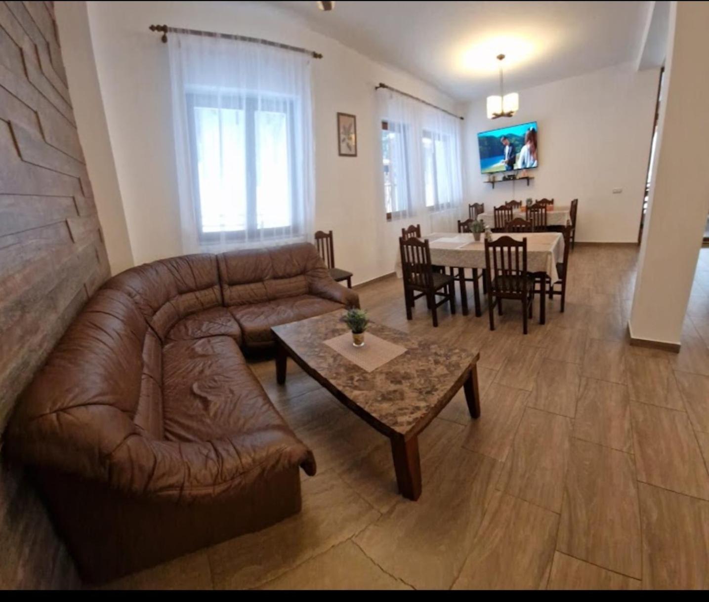 Pensiunea Poiana Țibleș view 3