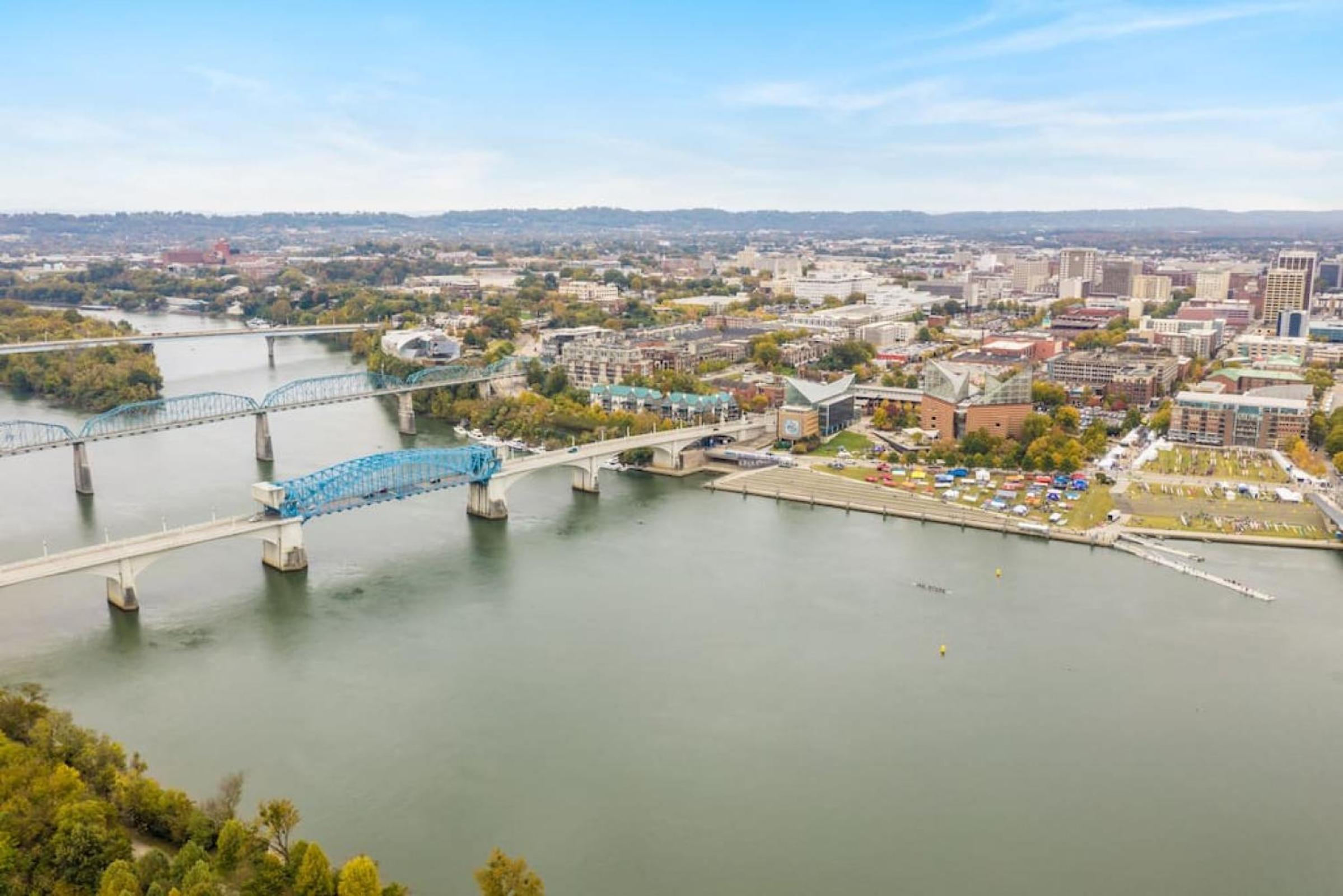 The Northshore Blue - Pet Friendly, Mins to Downtown view 5