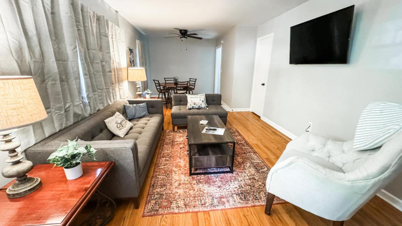 Yellow Door Cottage - 3BR, Pet and family friendly view 2