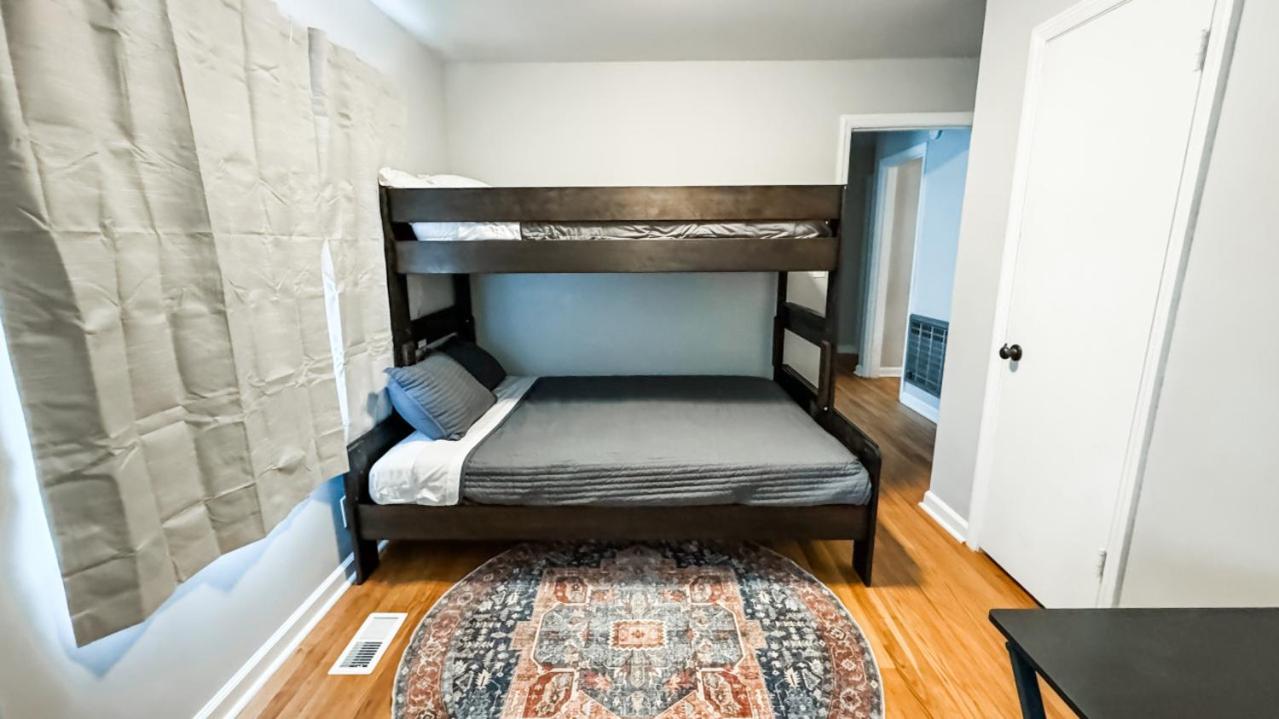 Yellow Door Cottage - 3BR, Pet and family friendly view 5