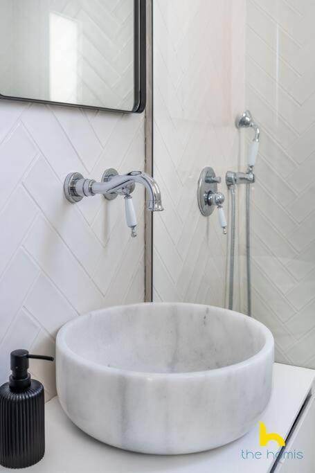 Athenian Retro-Chic Studio, Steps From Kalimarmaro photo 5