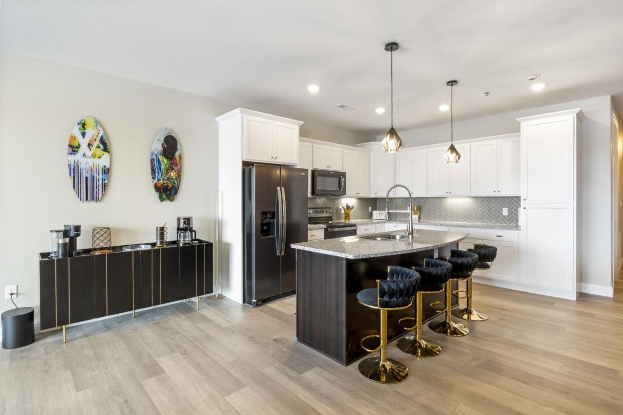 Off The Hook, Topsider Condo with 2 pools, Firepits view 4