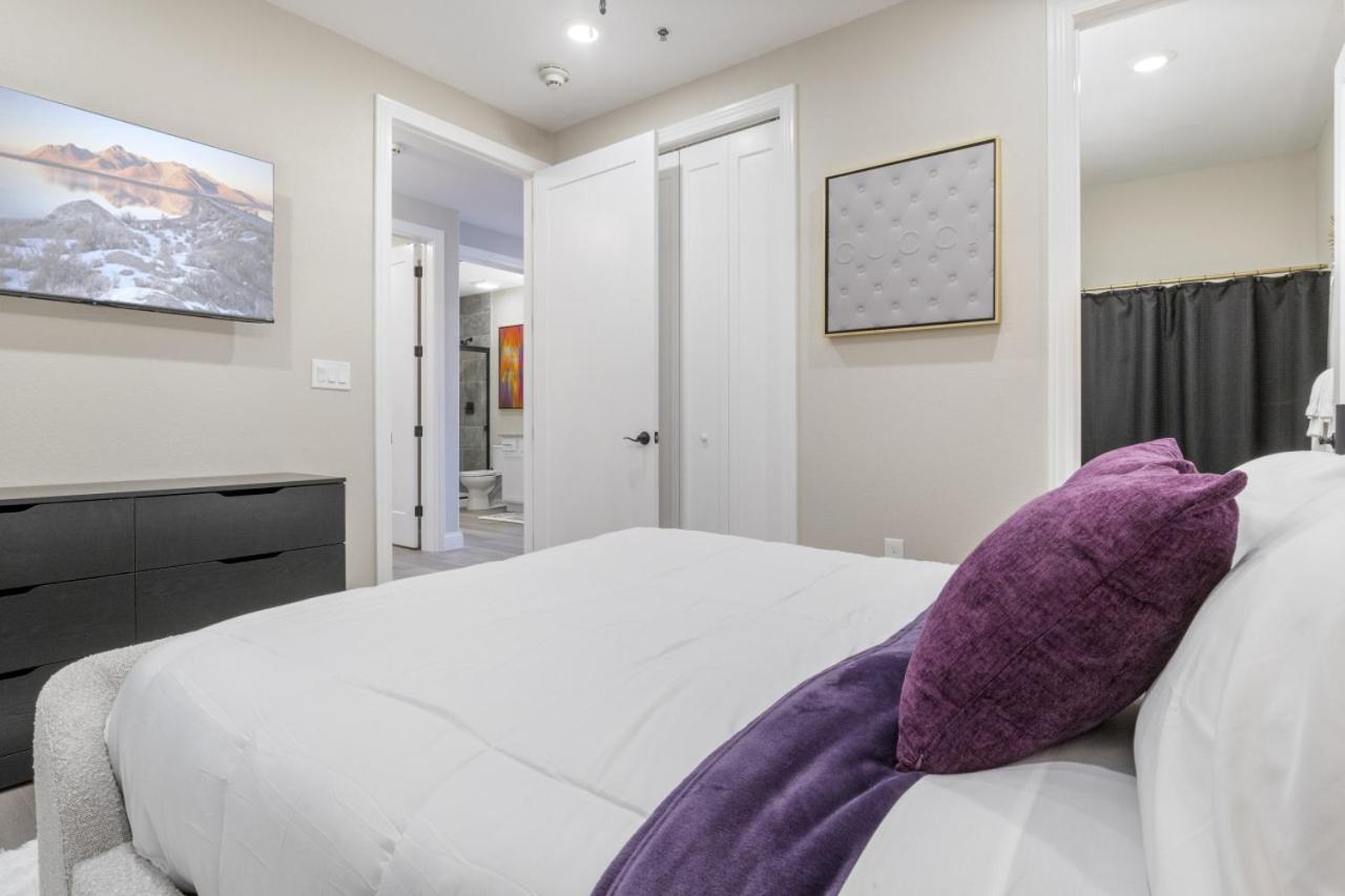 Off The Hook, Topsider Condo with 2 pools, Firepits view 5