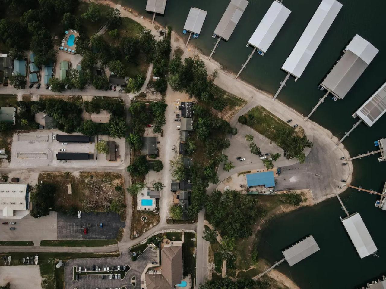 Lighthouse Lodge - Game Room, Swim Dock, Fire Pit