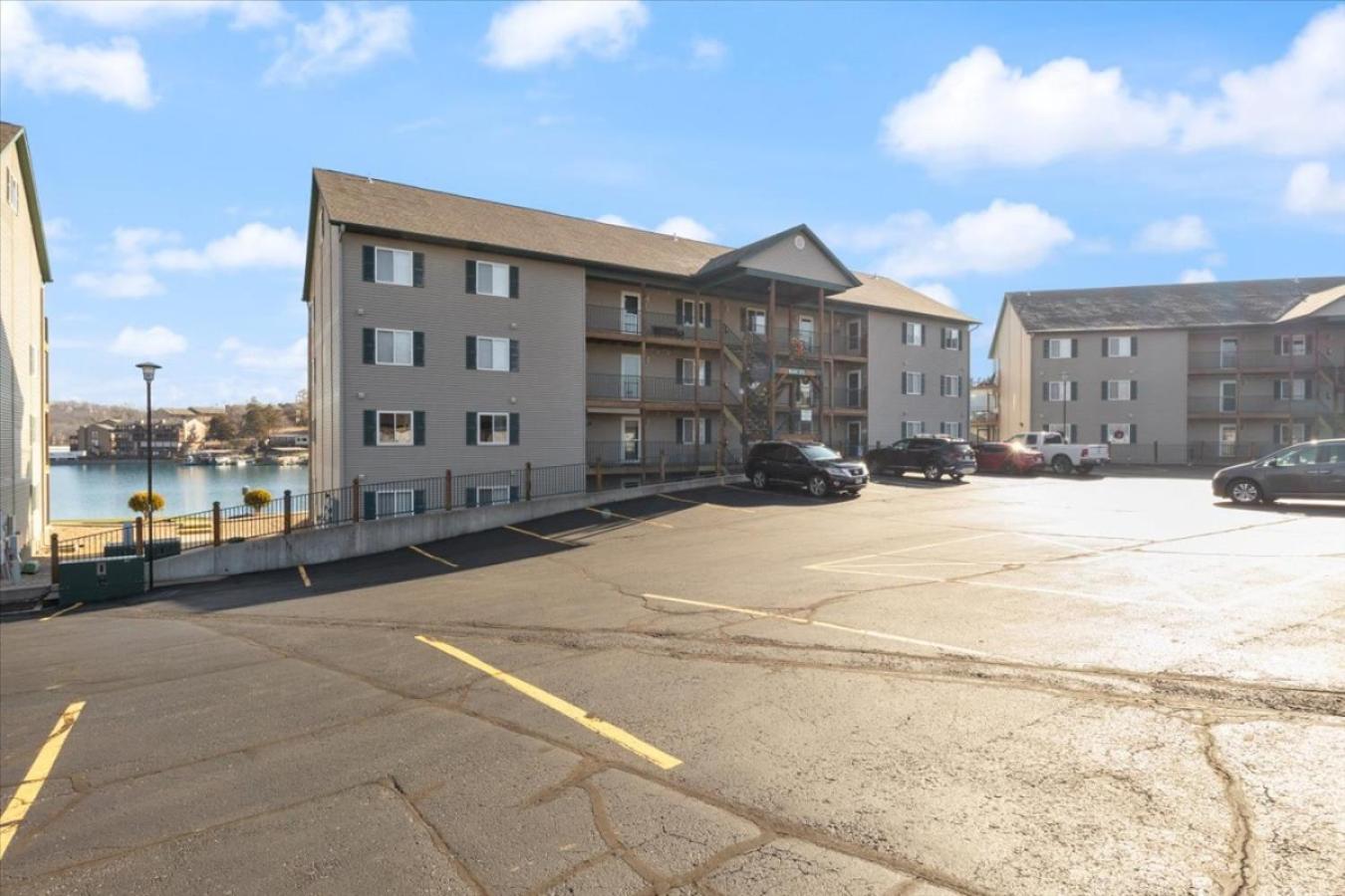 Glen Haven - Top Floor, Heated Pool, Playground view 2