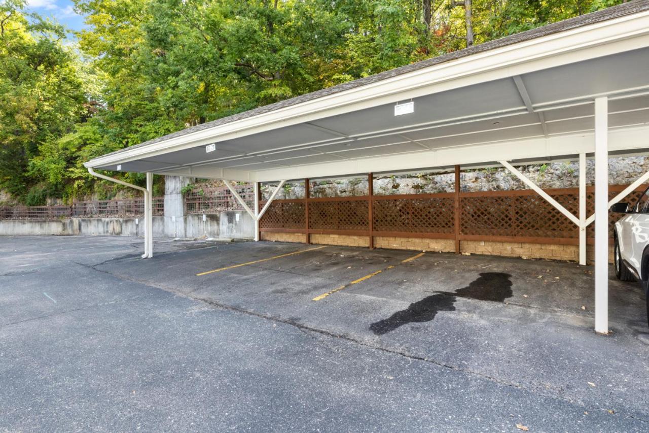 Panoramic Point, Waterfront Condo with Pool, Tennis