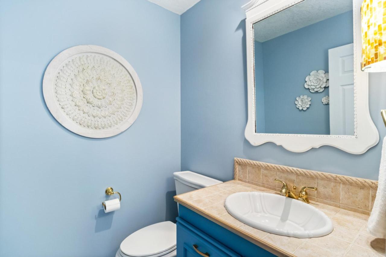 Panoramic Point, Waterfront Condo with Pool, Tennis