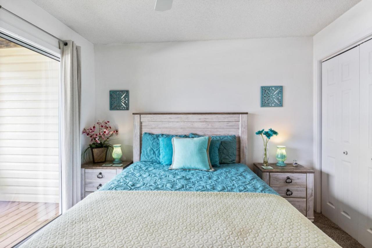Panoramic Point, Waterfront Condo with Pool, Tennis