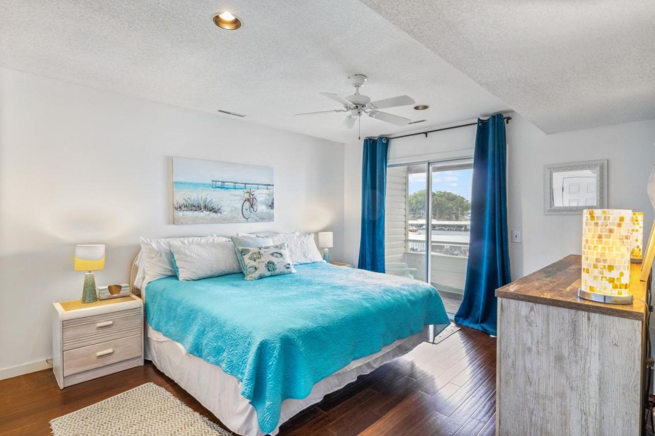Panoramic Point, Waterfront Condo with Pool, Tennis