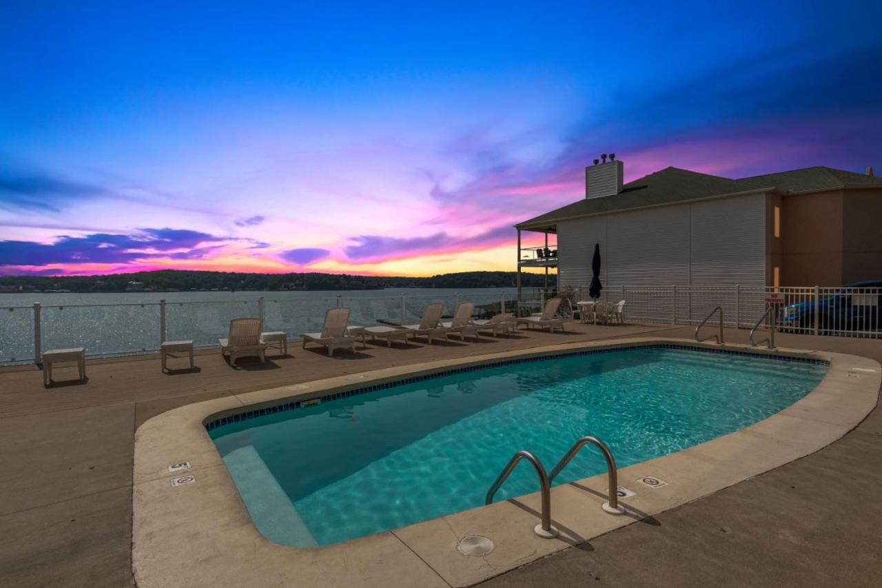 Emerald Escape, Luxury Waterfront Condo with pool view 5