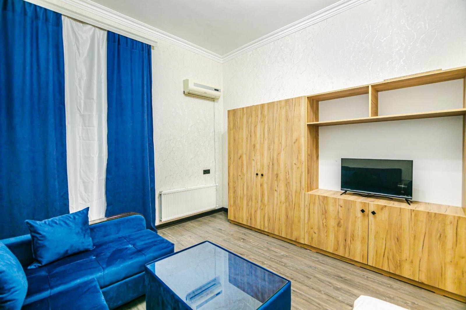Starbucks Apartment 1 Room