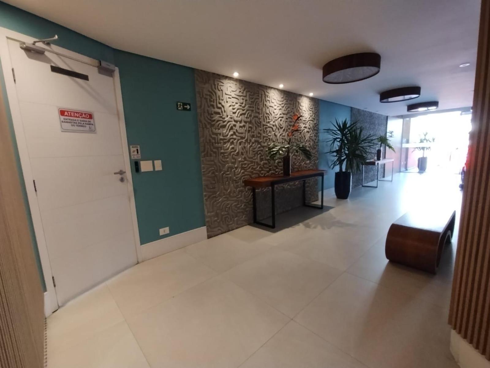Apartamento na Praia da Guilhermina com Ar Condicionado, Estacionamento Gratuito e WiFi