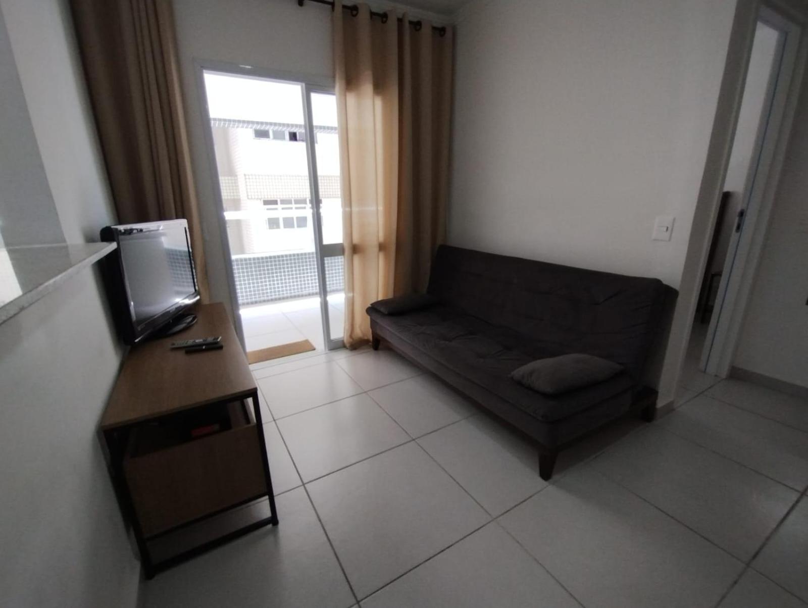Apartamento na Praia da Guilhermina com Ar Condicionado, Estacionamento Gratuito e WiFi