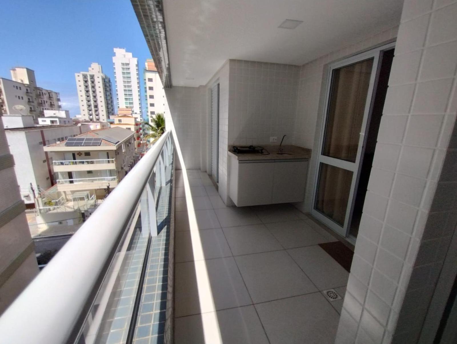 Apartamento na Praia da Guilhermina com Ar Condicionado, Estacionamento Gratuito e WiFi