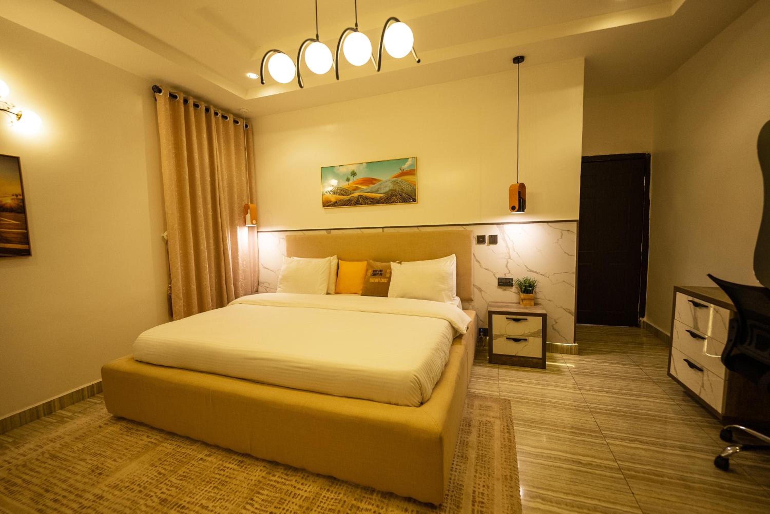 Cozy Leisure 2Bed apartment abuja view 5