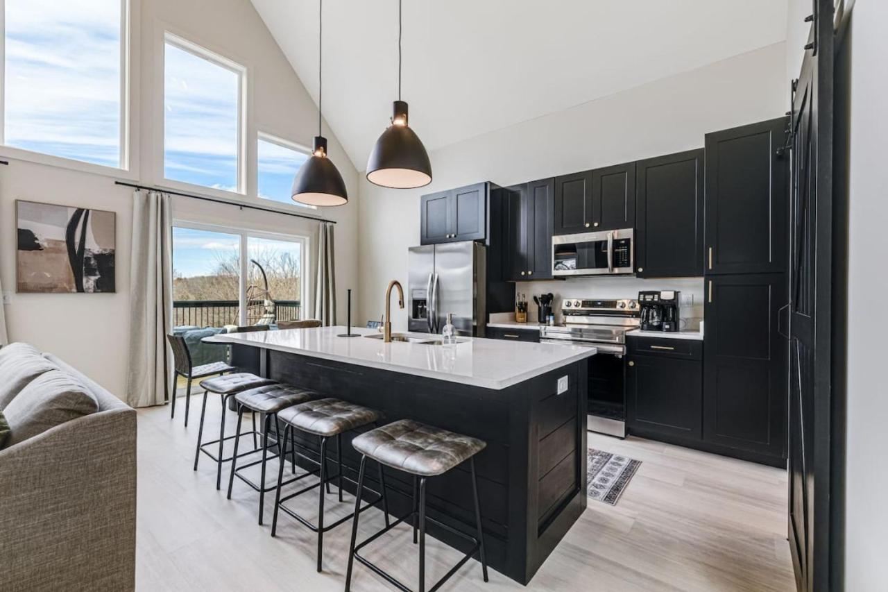 New Biltmore Village 5 Bedroom Home, 2 Decks, Mtn Views view 5