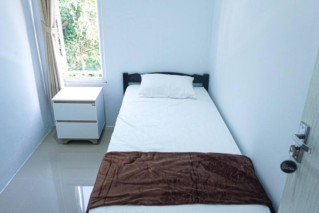 Almahouse guesthouse cirebon