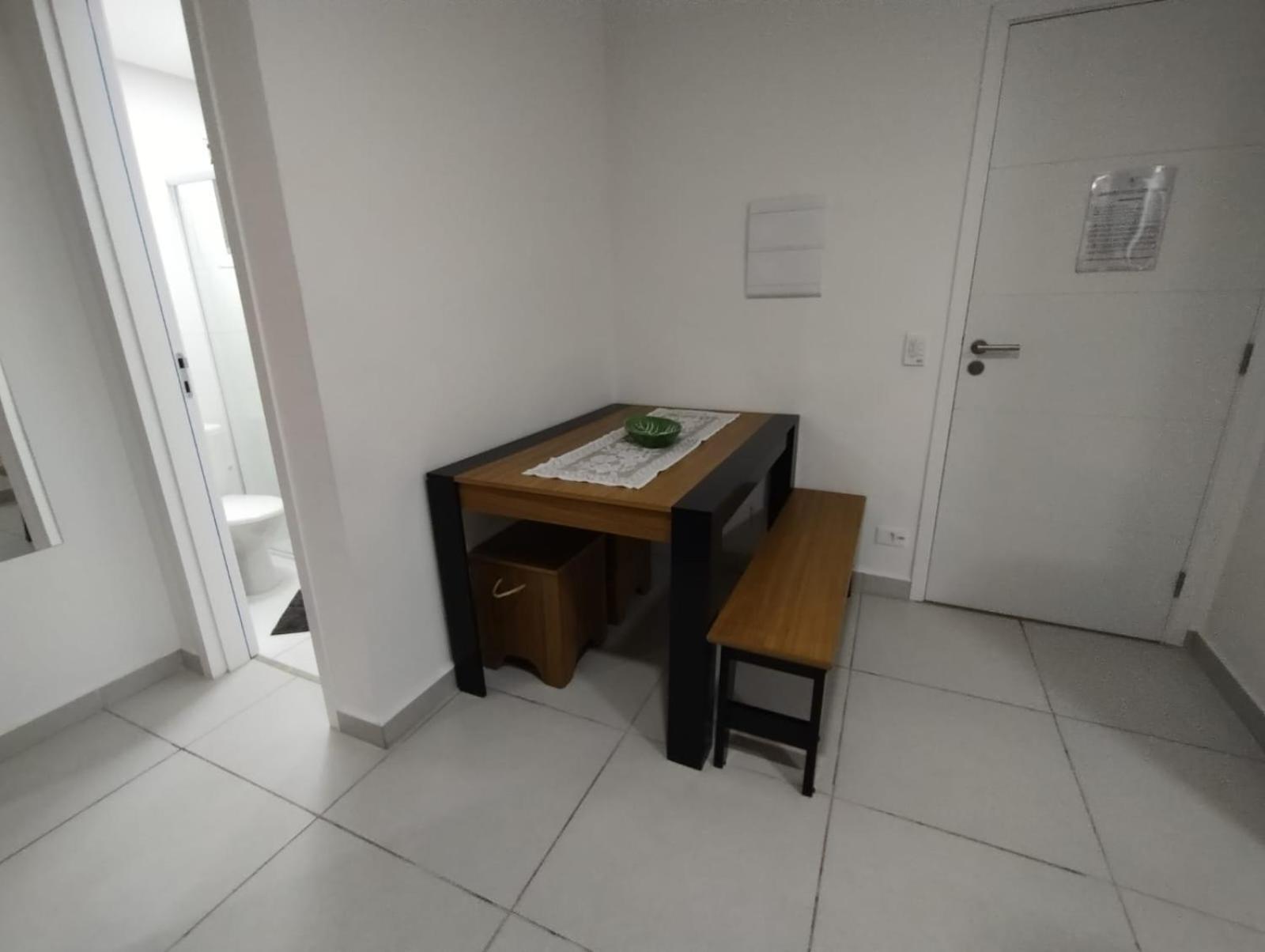 Apartamento na Praia da Guilhermina com Ar Condicionado, Estacionamento Gratuito e WiFi