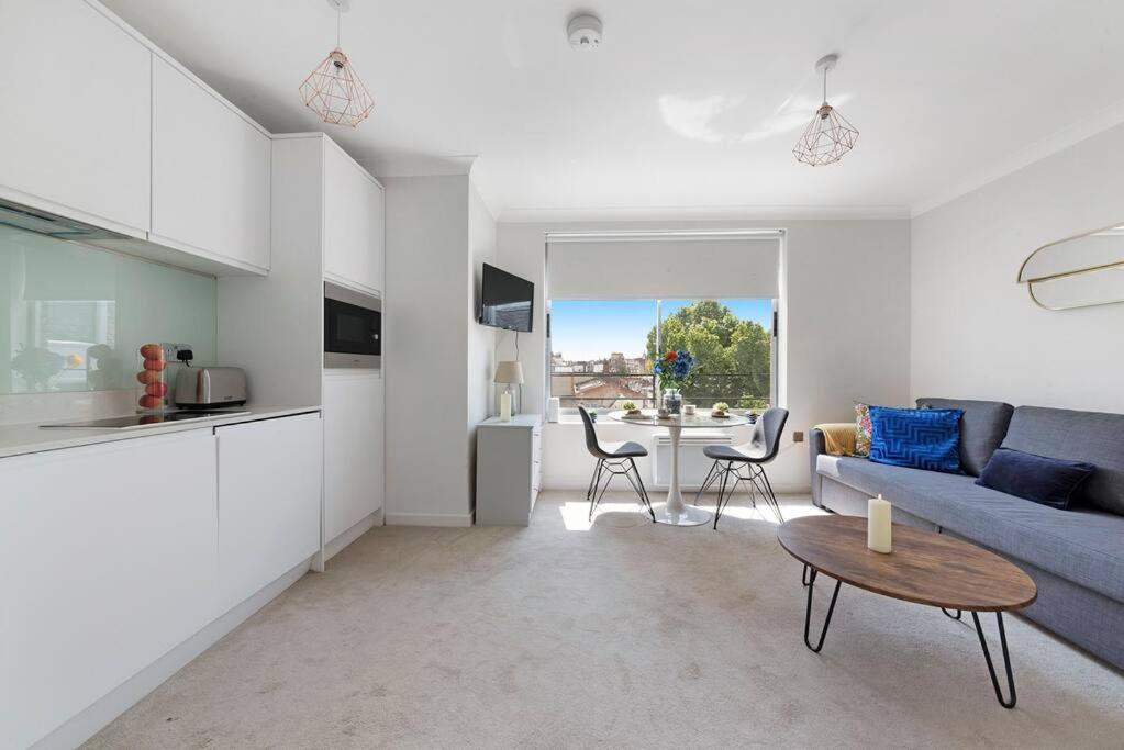 Modern and Airy Belgravia Living