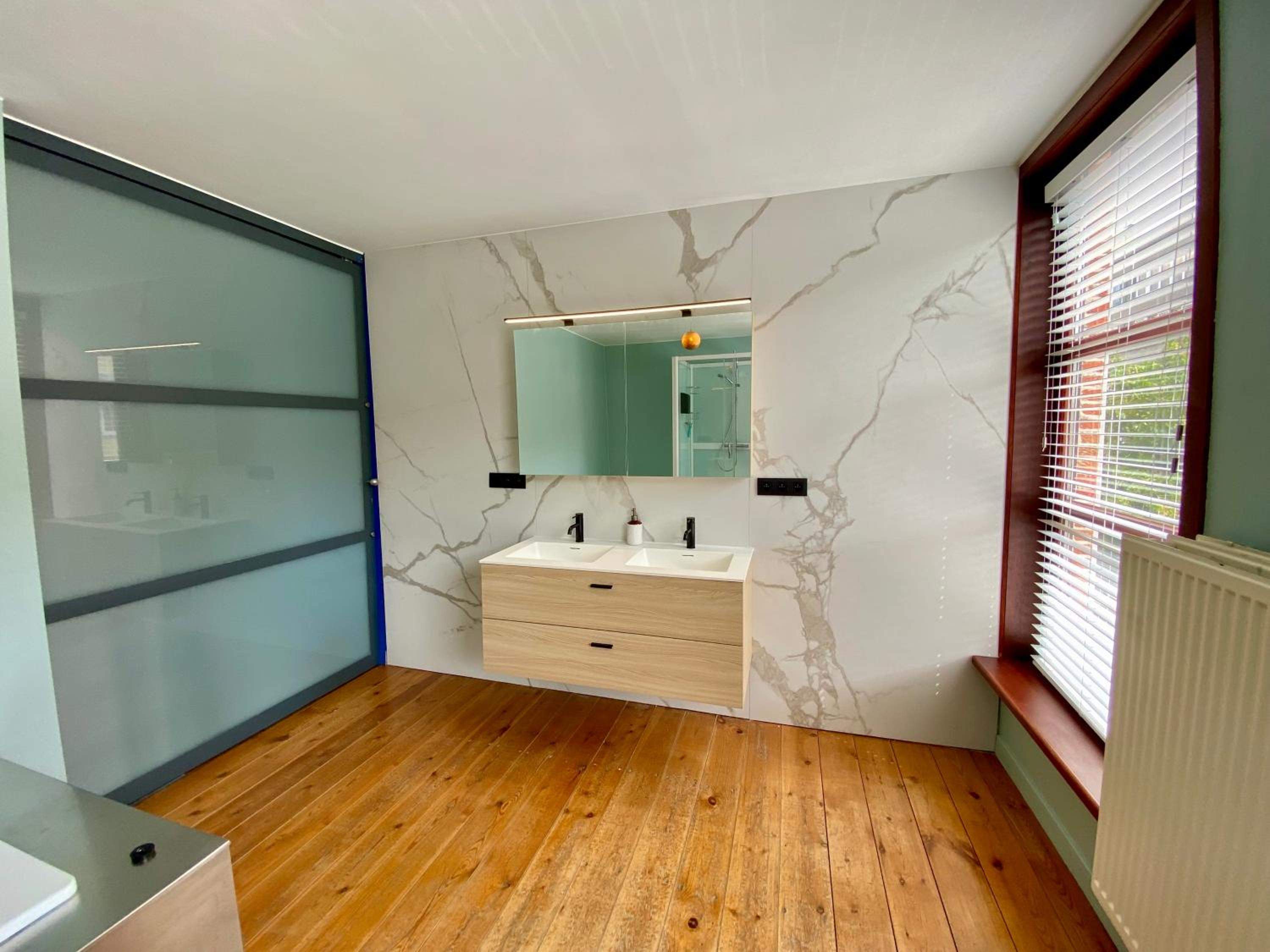 Spacious Design Home with Garden near Centre
