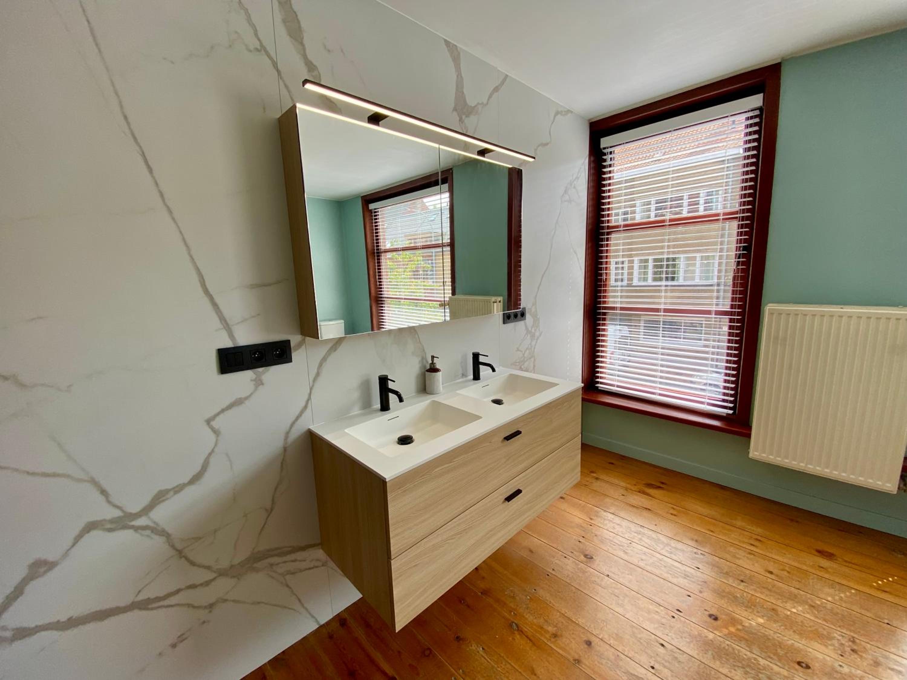 Spacious Design Home with Garden near Centre