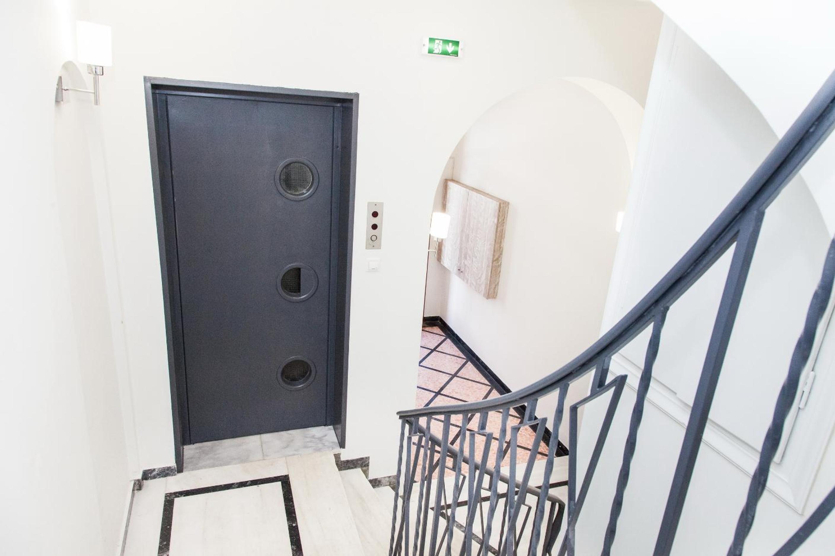 Elegant Rooms Athens