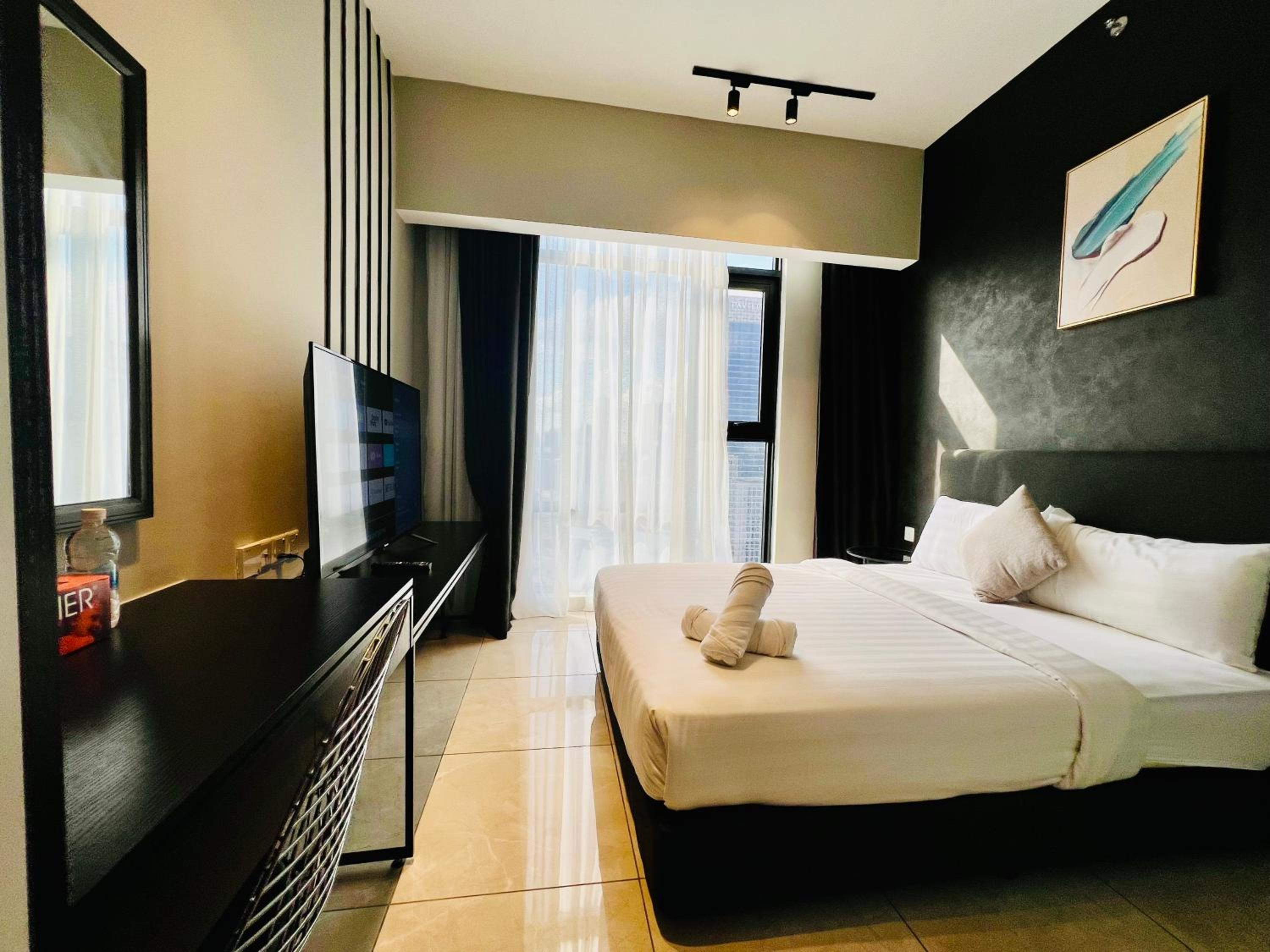 The Axon Suites By Castle