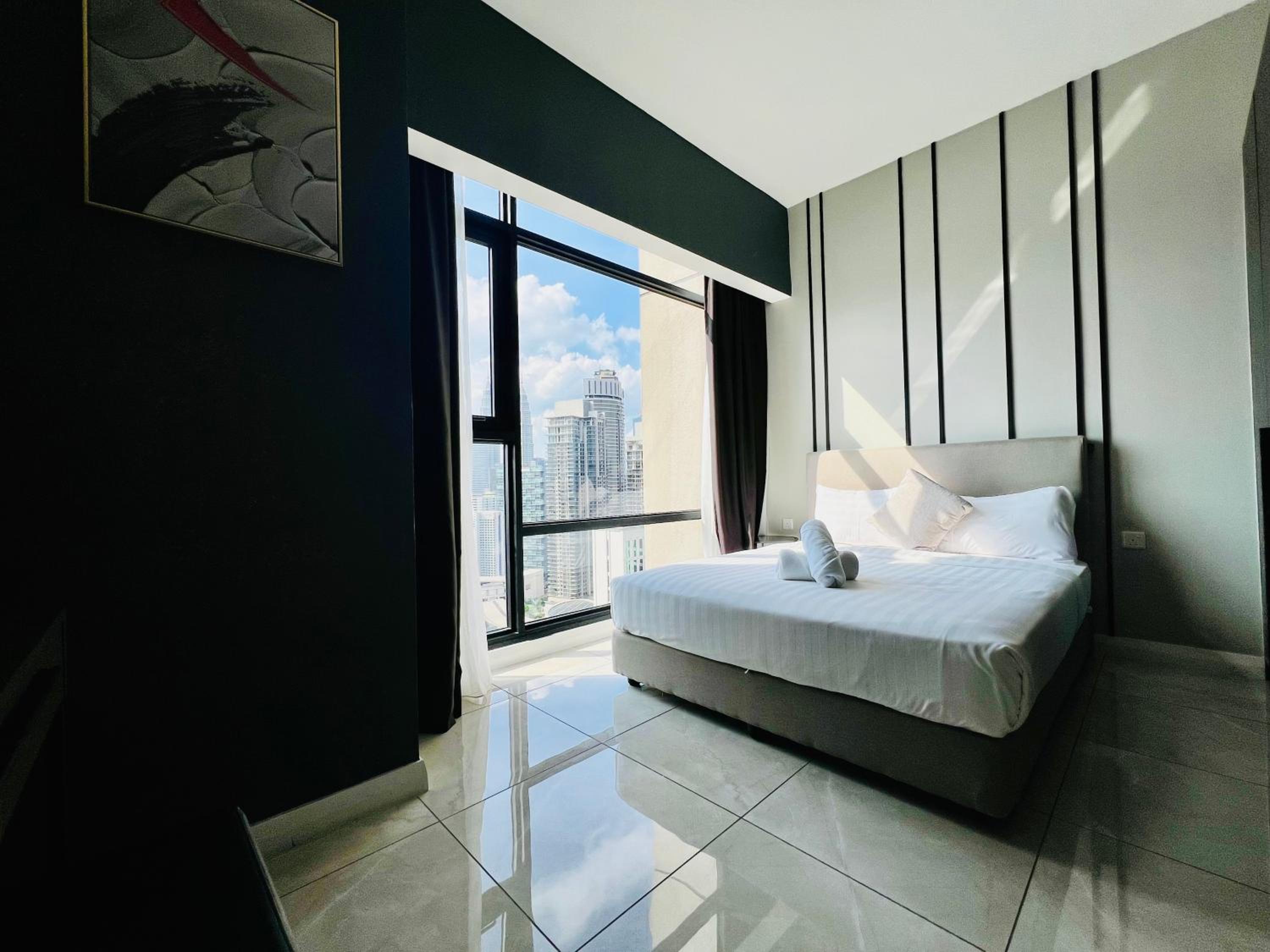 The Axon Suites By Castle