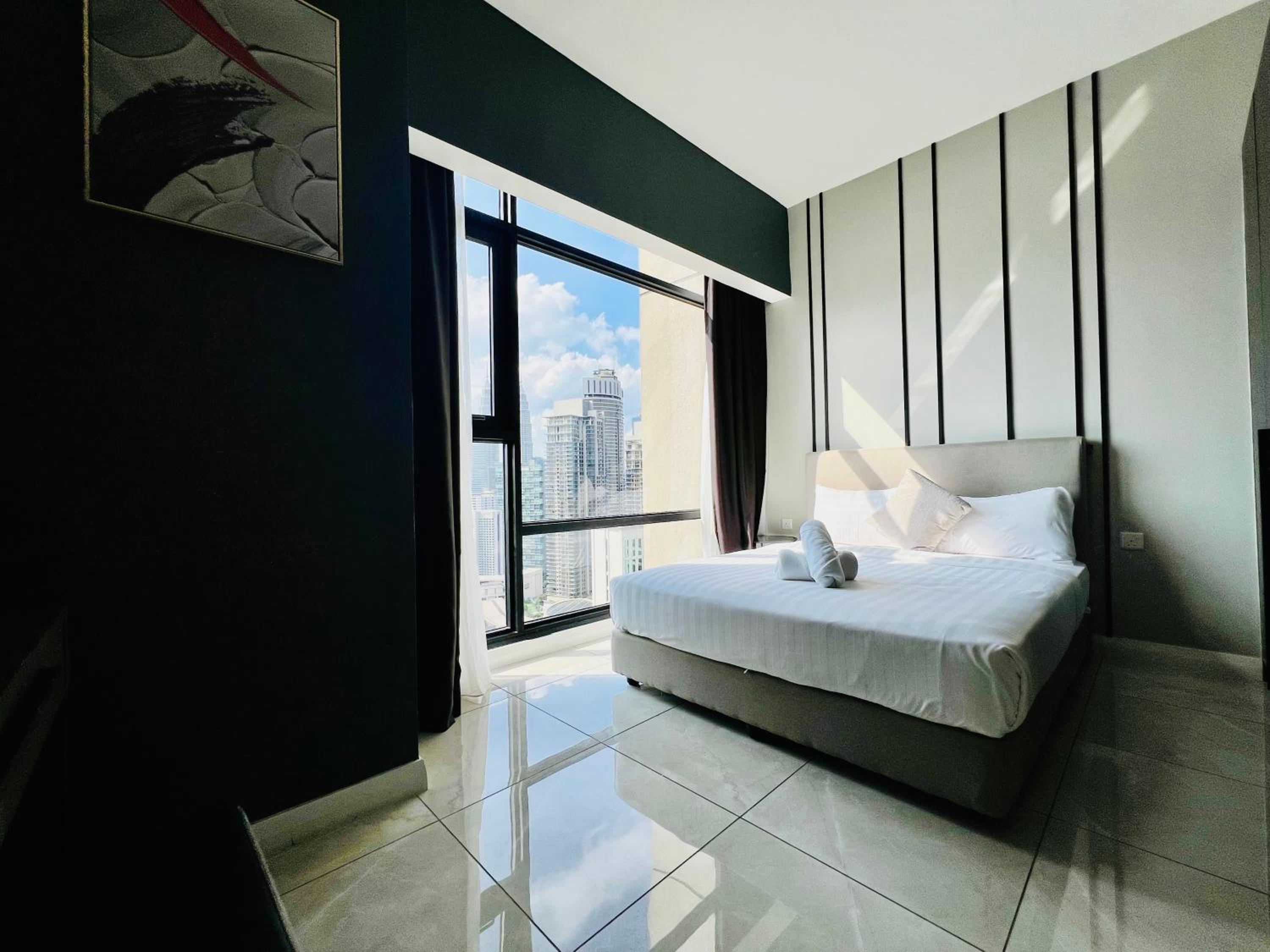 The Axon Suites By Castle