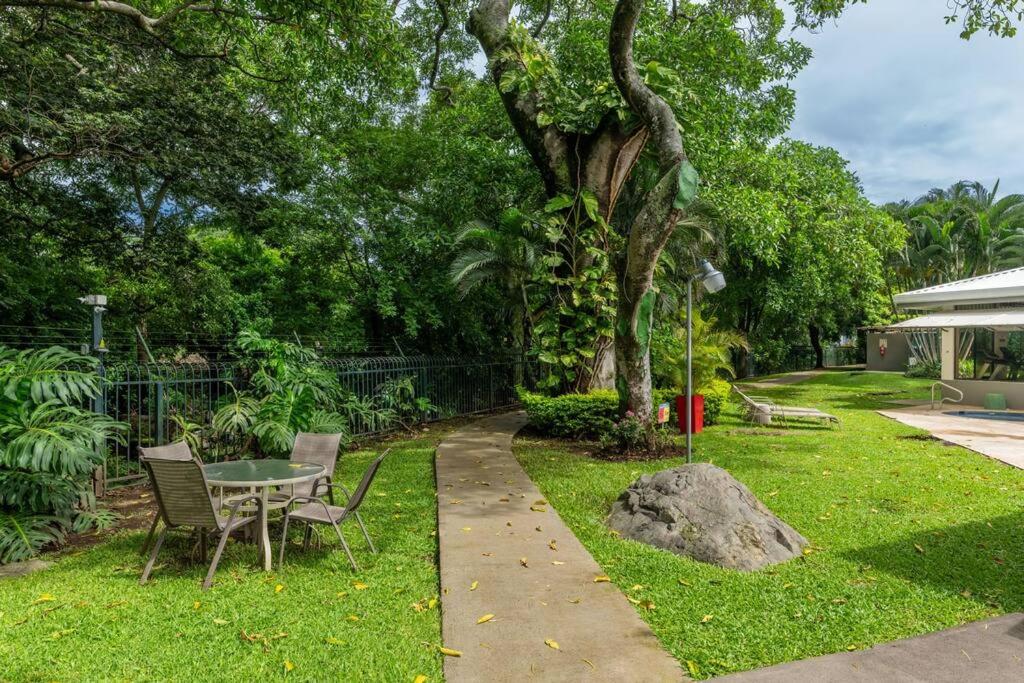 Apt Orquidea in Santa Ana! AC, Wifi, Pool and Gym