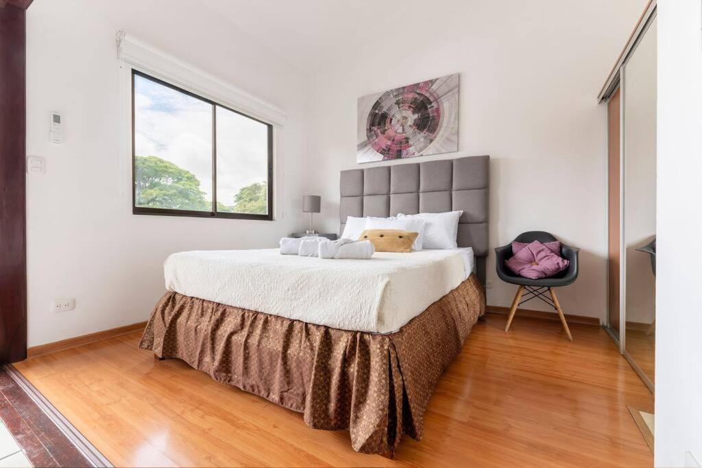 Apt Orquidea in Santa Ana! AC, Wifi, Pool and Gym