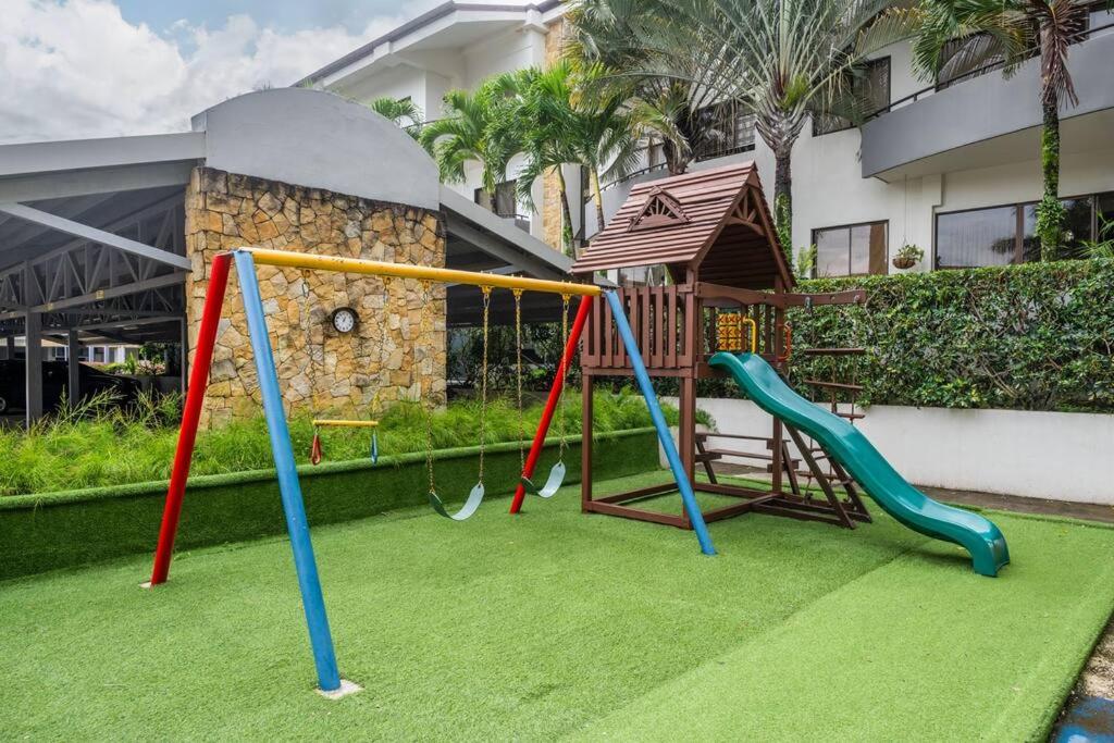 Apt Orquidea in Santa Ana! AC, Wifi, Pool and Gym