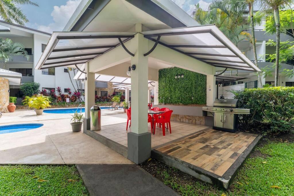 Apt Orquidea in Santa Ana! AC, Wifi, Pool and Gym