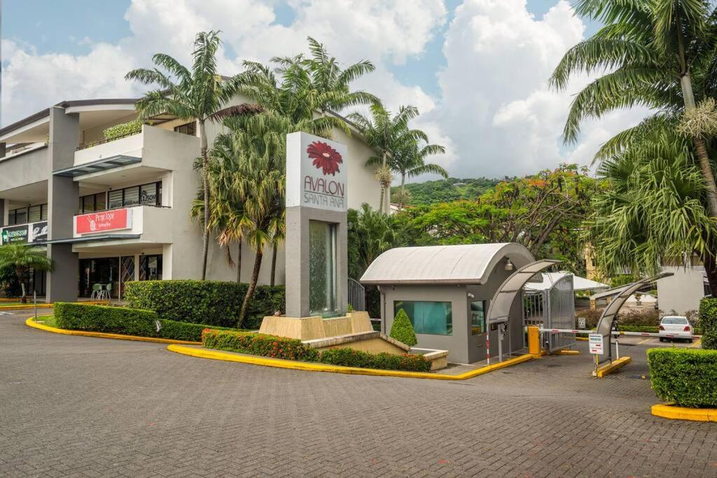 Apt Orquidea in Santa Ana! AC, Wifi, Pool and Gym