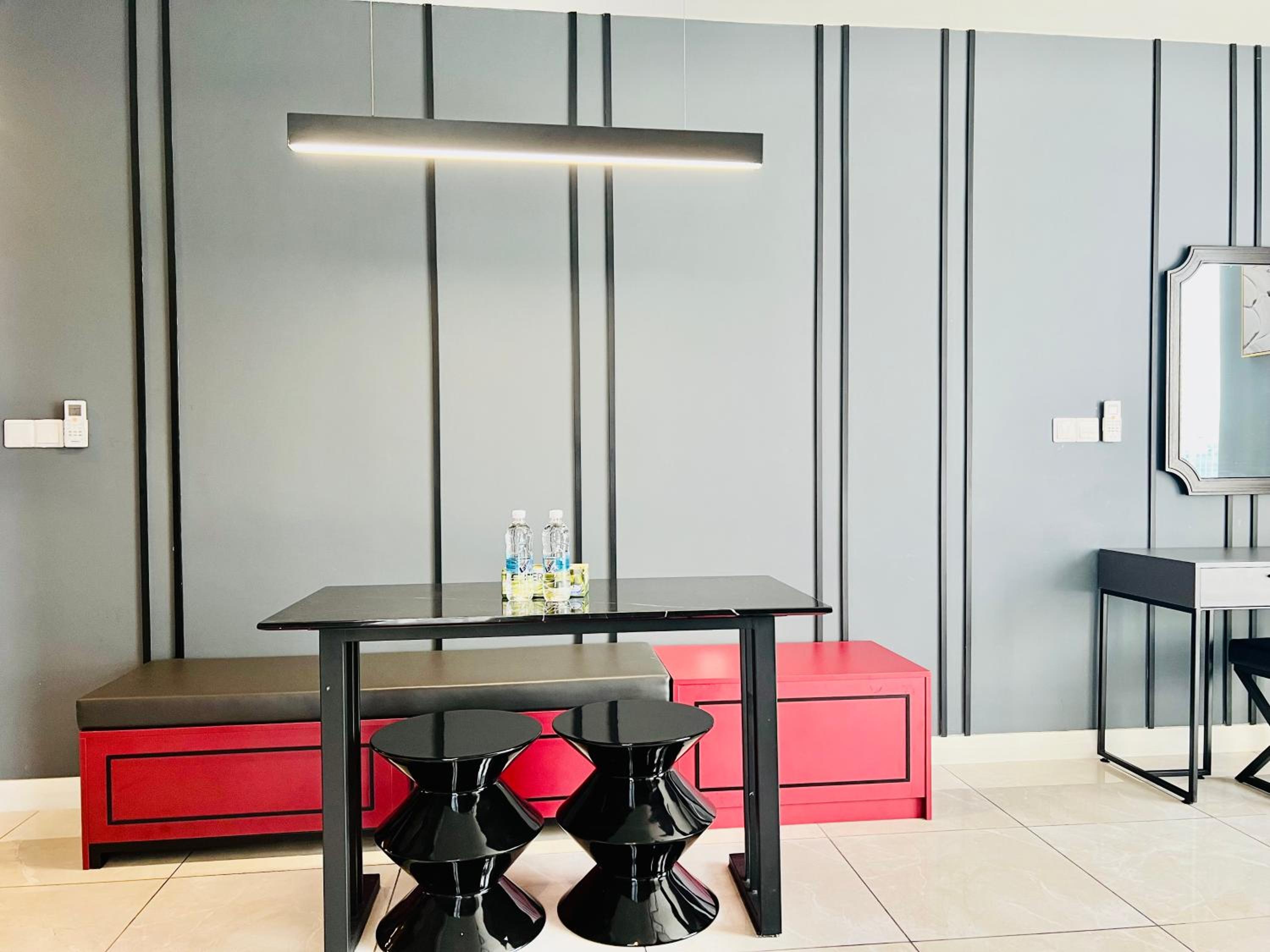 The Axon Suites By Castle