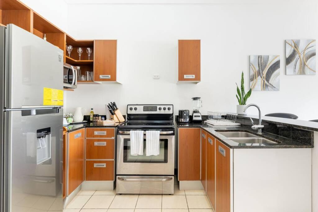 Apt Orquidea in Santa Ana! AC, Wifi, Pool and Gym