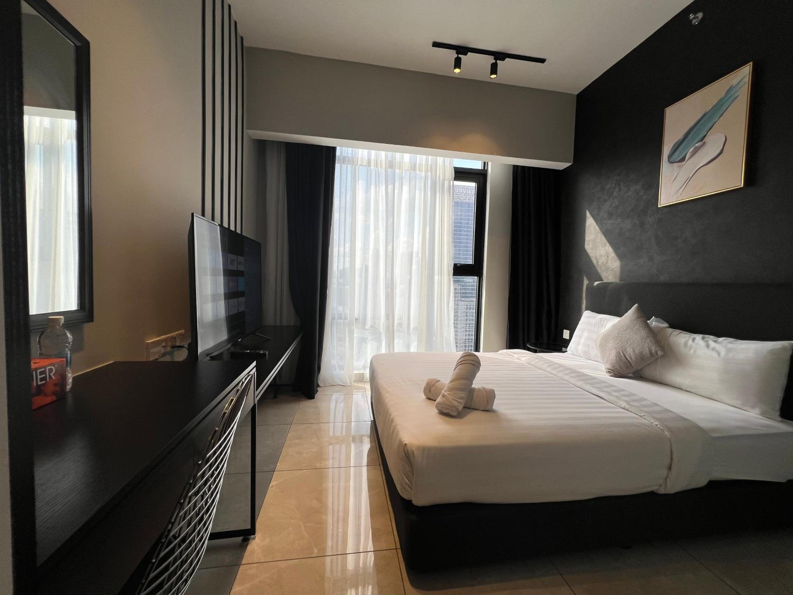 The Axon Suites By Castle
