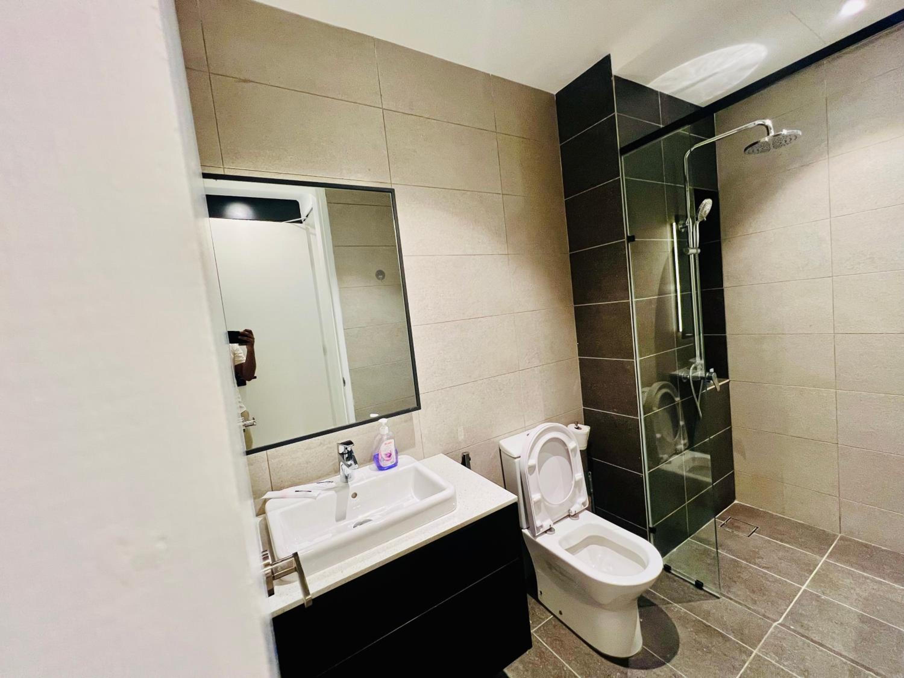 The Axon Suites By Castle