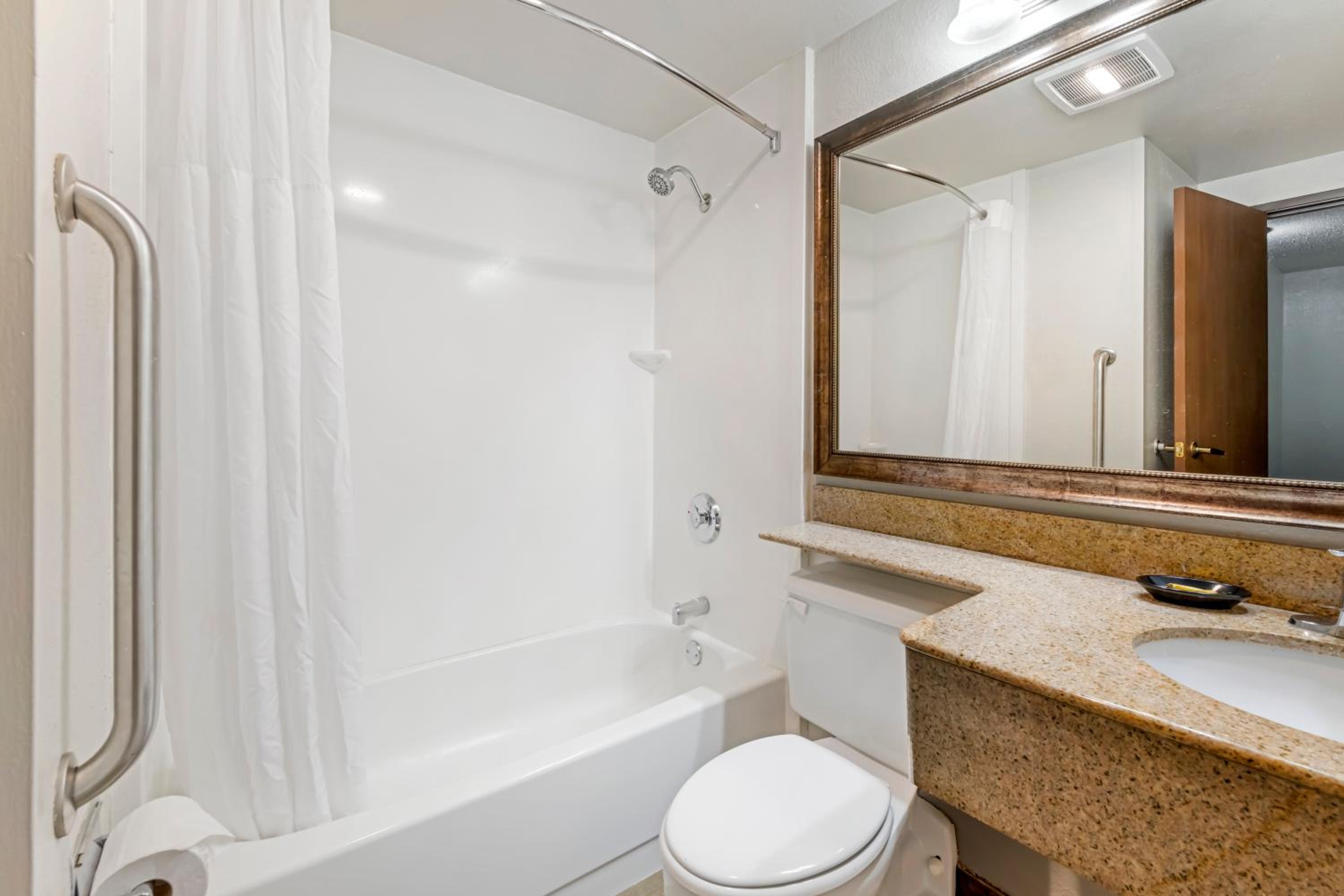 Best Western Plus New Ulm - Property Image 14