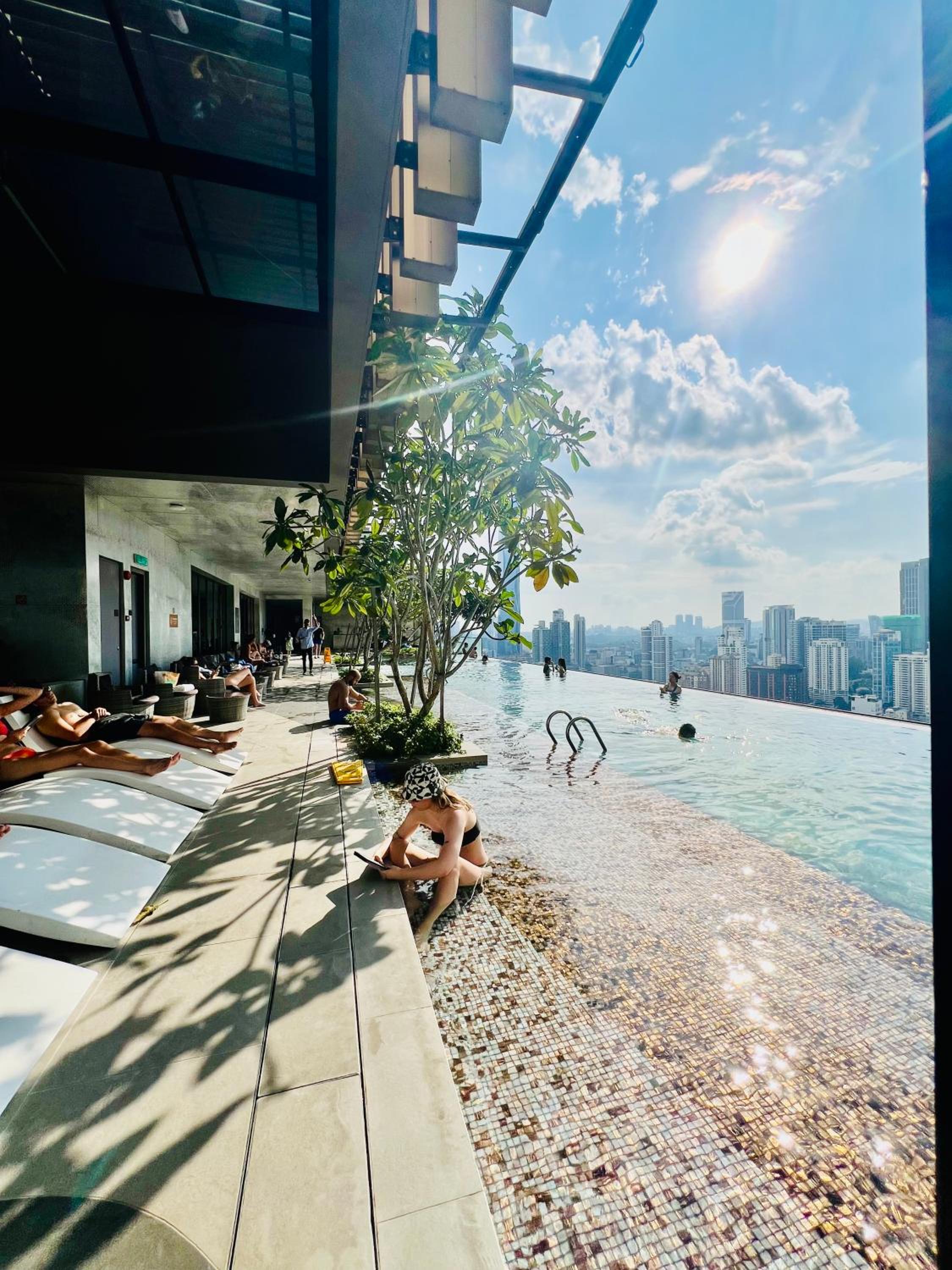 The Axon Suites By Castle