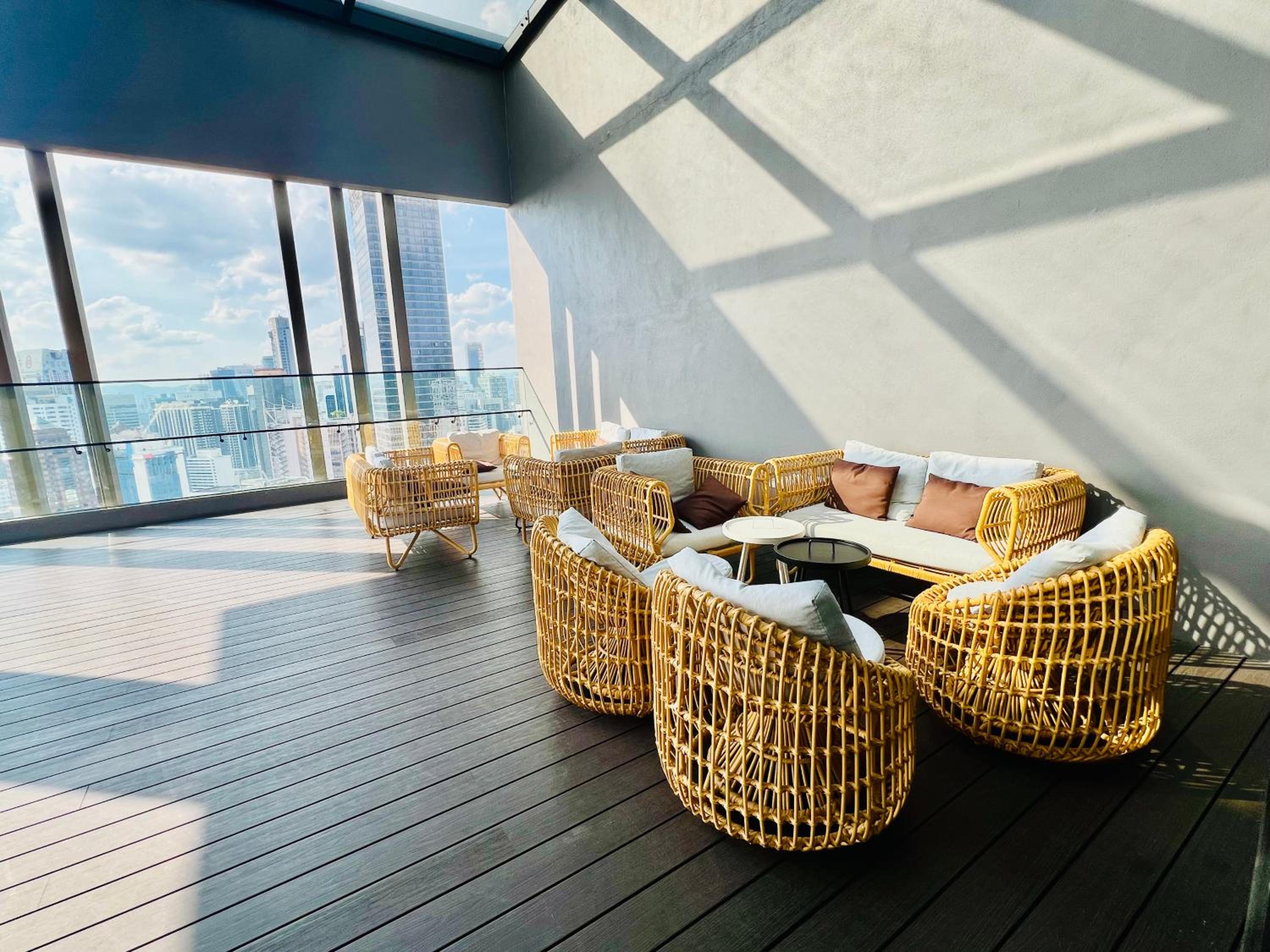 The Axon Suites By Castle