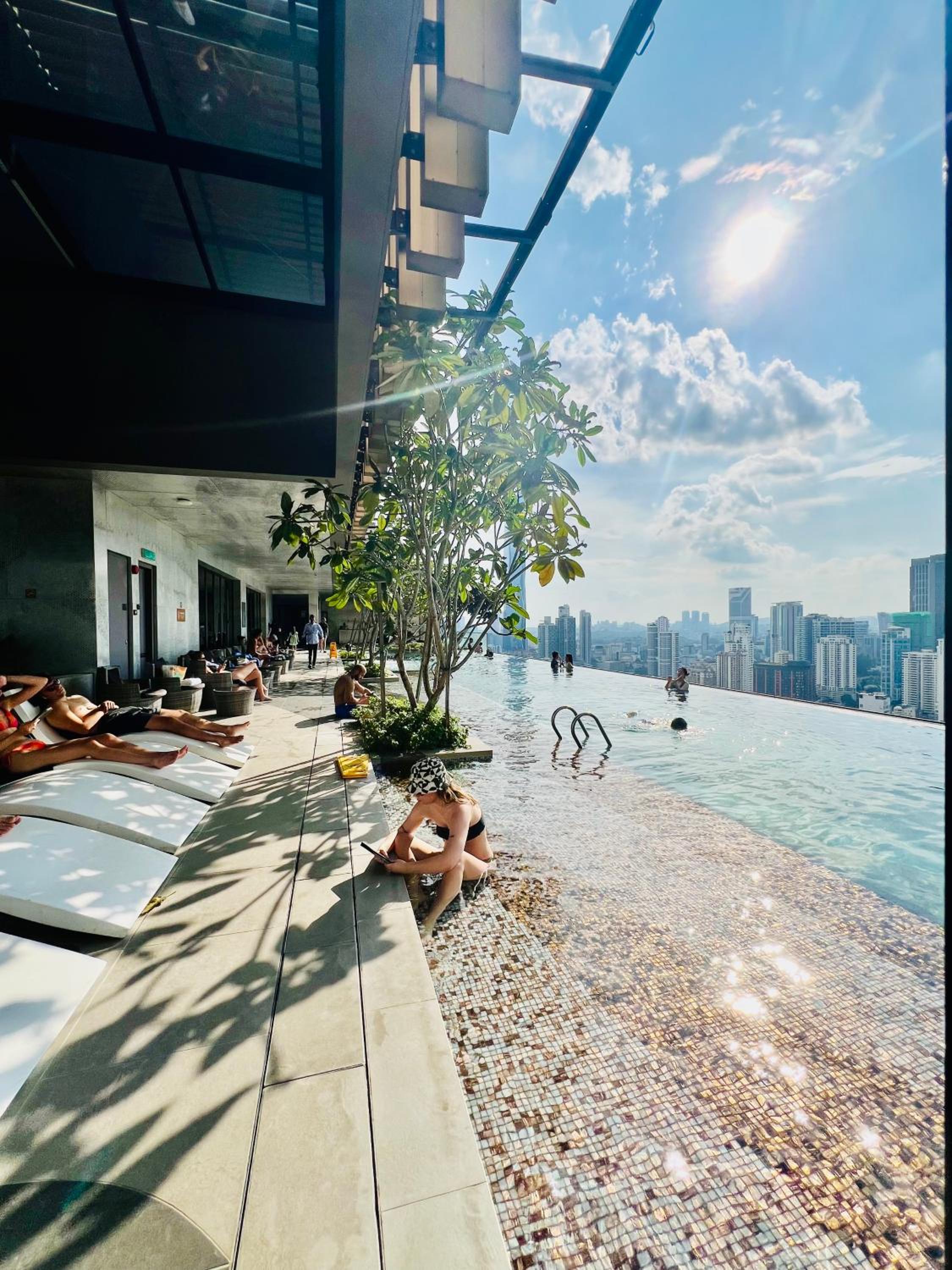 The Axon Suites By Castle