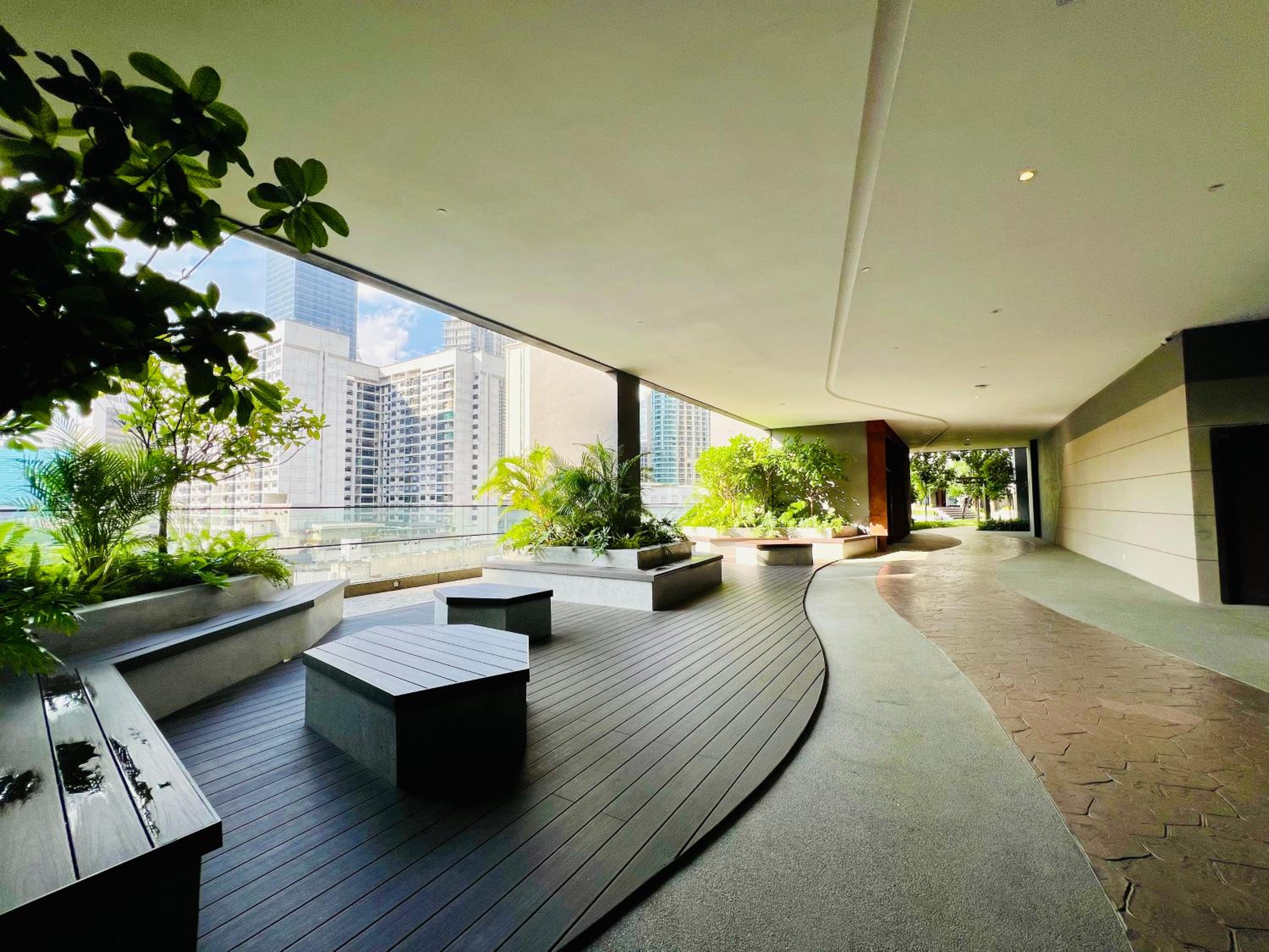 The Axon Suites By Castle