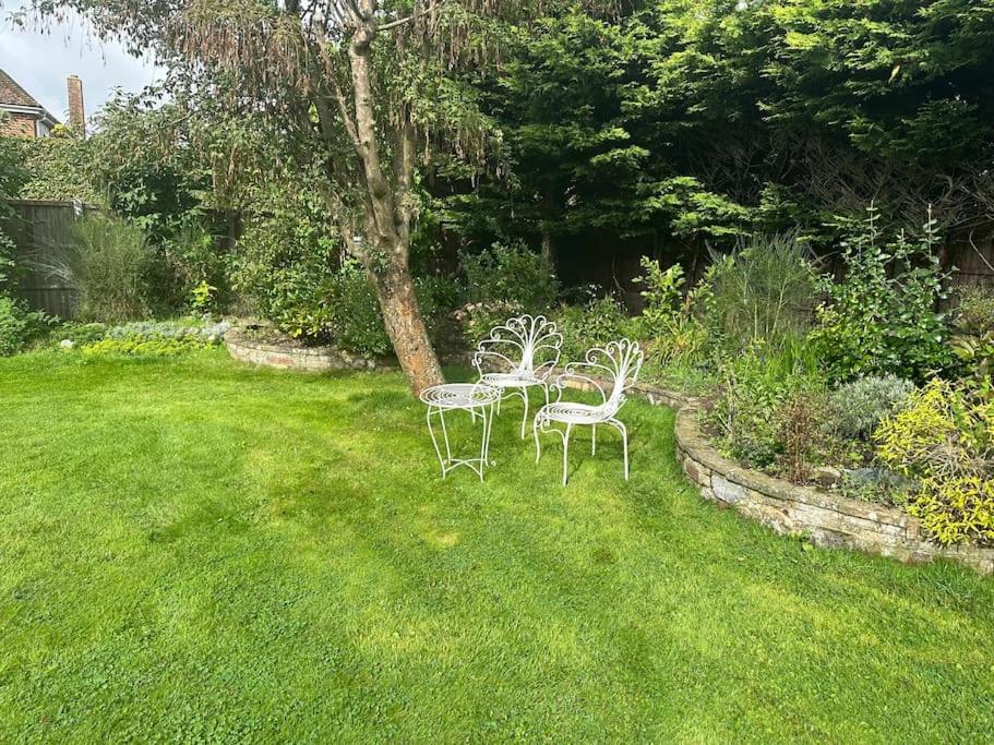Goodwood, Tangmere, Chichester 10 people view 2
