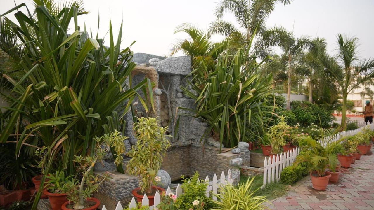 Tathastu Hotels & Banquet Hall view 2