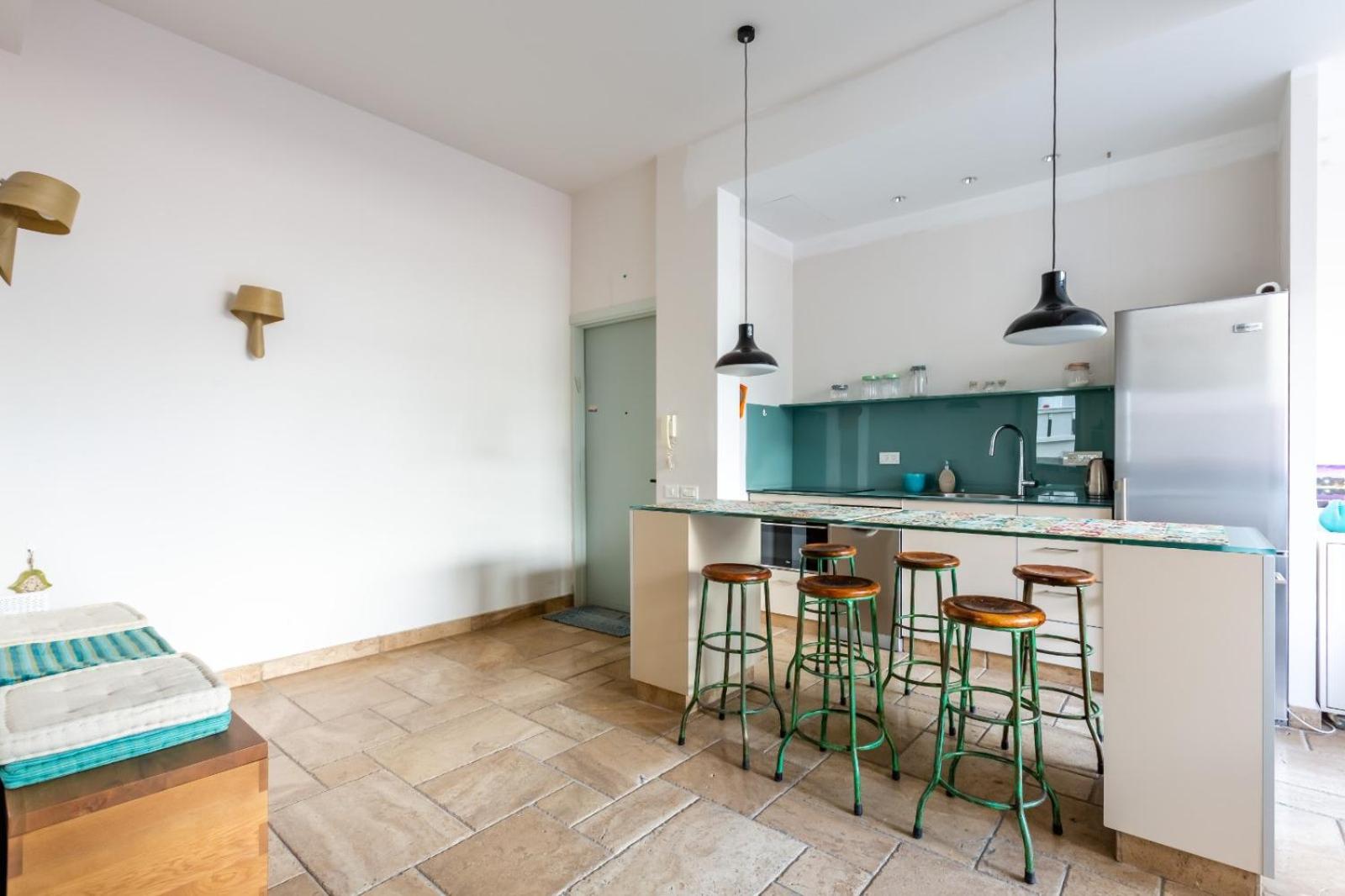 Elegant and Renovated 2BR in TLV Lev Hair by FeelHome view 2