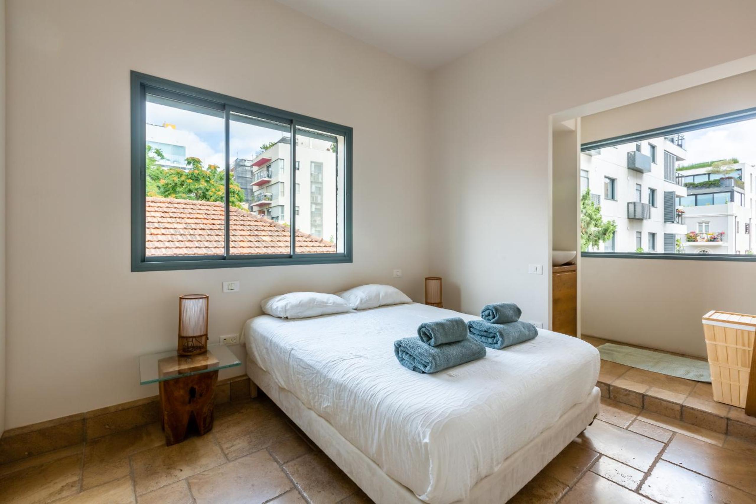 Elegant and Renovated 2BR in TLV Lev Hair by FeelHome view 5