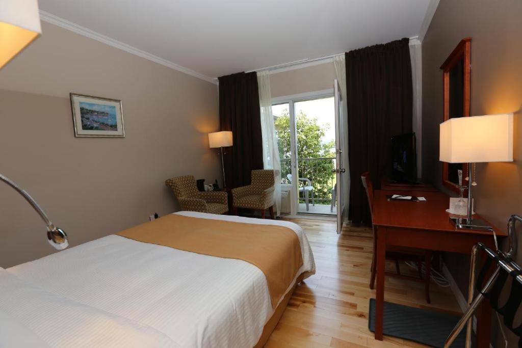 BATTURES Hotel Fjord Saguenay