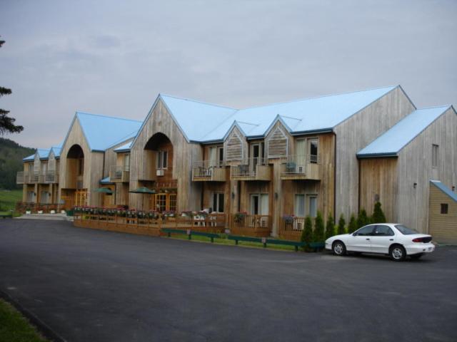 BATTURES Hotel Fjord Saguenay